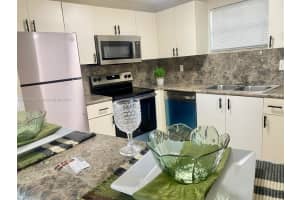 4235 N University Dr 310, Sunrise