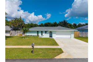 635 Ne 15th Pl, Boynton Beach