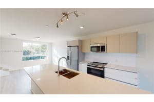 2555 Ne 193rd St 2224, Miami