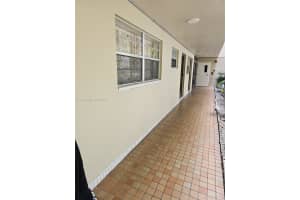 1670 Ne 191st St 109-3, Miami