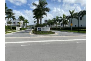 7227 Nw 103rd Path, Doral