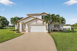 112 Camelot Ct, Royal Palm Beach