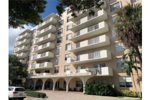 1455 N Treasure Dr 2m, North Bay Village