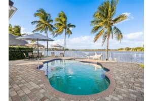 1206 Falls Blvd, Weston