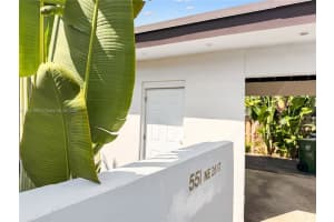 551 Ne 26th St 2, Wilton Manors