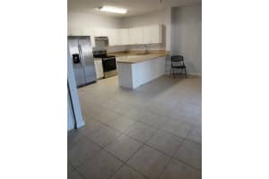 17350 Nw 67th Ave 111, Hialeah