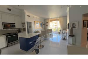 3001 Ne 185th St 532, Aventura