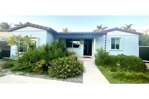 5935 Sw 42nd St, Miami