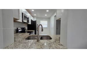 9000 Nw 28th Dr 1-102, Coral Springs