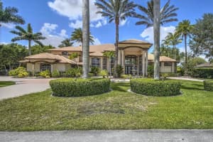 3828 Pine Lake Dr, Weston