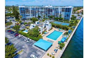 1000 Parkview Dr 412, Hallandale Beach