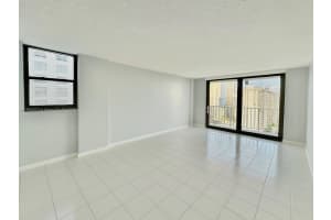 290 174th St 2010, Sunny Isles Beach