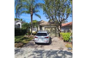 4121 Sapphire Bnd, Weston