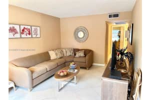 2042 Newcastle C 2042, Boca Raton