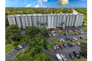 5900 Nw 44th St 202, Lauderhill