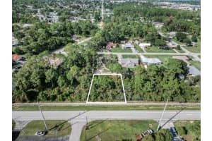 3308 Thunderbird Road, Sebring