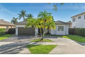 16691 Nw 89th Pl, Miami Lakes