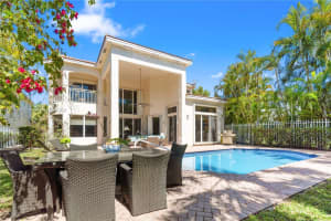 19542 Embassy Ct, Miami