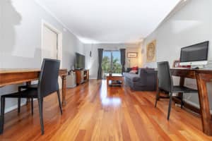 1674 Bay Rd 401, Miami Beach