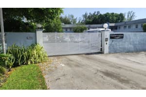 1860 Venice Park Dr 130, North Miami 1860 Venice Park Dr 130, North Miami