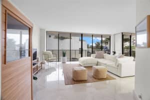 20281 E Country Club Dr M1, Aventura 20281 E Country Club Dr M1, Aventura