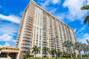 231 174th St Mo-3, Sunny Isles Beach