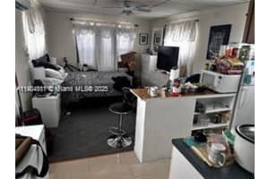 602 Sw 8th Ave 1, Hallandale Beach