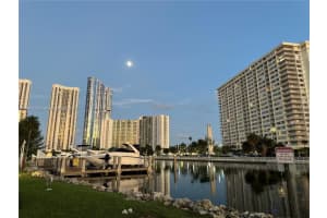 400 Kings Point Dr 811, Sunny Isles Beach