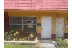 2520 Nw 52nd Ave 21c, Lauderhill