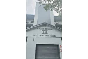 1401 Sw 128th Ter 410h, Pembroke Pines