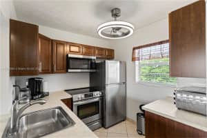 4806 Nw 36th St 610, Lauderdale Lakes