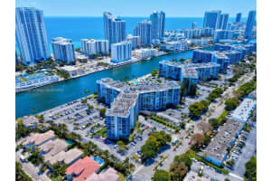 1000 Parkview Dr 811, Hallandale Beach