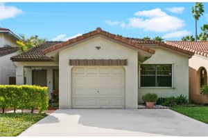 6654 Nw 173rd Ln, Hialeah