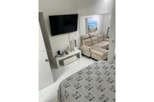 246 Poinciana Dr 504, Sunny Isles Beach