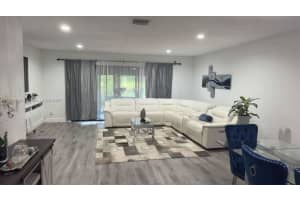 3742 Estepona Ave 14d1, Doral