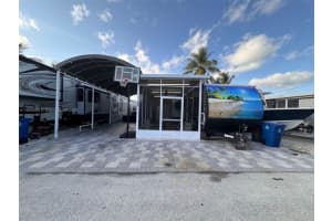 325 Calusa St 44, Key Largo