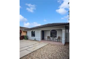 3558 W 72nd Pl, Hialeah