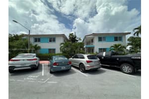 7300 Byron Ave 10, Miami Beach