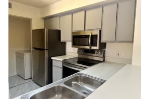 610 S Park Rd 27-1, Hollywood