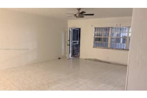 7712 Byron Ave 2, Miami Beach