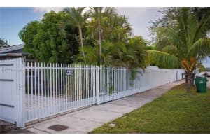 3166 Nw 102nd St, Miami