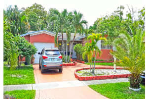 631 Sw 69th Ave, Pembroke Pines