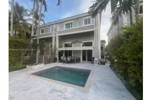 3915 Ne 168th St 3915, North Miami Beach
