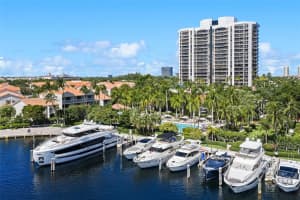 3598 Yacht Club Dr 602, Aventura
