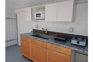 5451 W 10th Ave 5, Hialeah