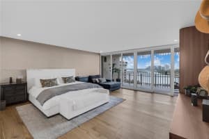 3 Grove Isle Dr C1710, Miami