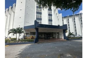 9682 Fontainebleau Blvd 114, Miami