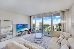 100 Bayview Dr 2102, Sunny Isles Beach