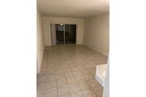 2800 Nw 56th Ave E401, Lauderhill