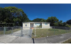 1085 Nw 133rd St, North Miami